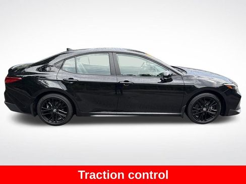 Used 2026 Toyota Camry SE FWD image 4
