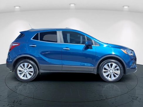 Used 2020 Buick Encore Preferred w/ Safety Package AWD/4WD image 2
