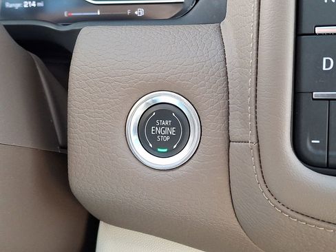 Used 2023 GMC Yukon XL Denali AWD/4WD image 23