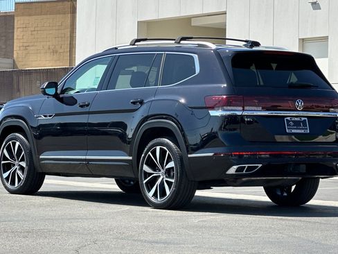 Used 2024 Volkswagen Atlas SEL Premium R-Line AWD/4WD image 5