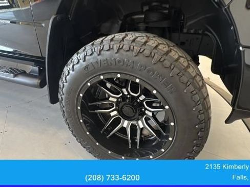 Used 2019 RAM 1500 Classic SLT w/ Black Appearance Group AWD/4WD image 19