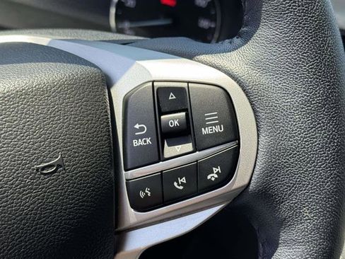 Used 2022 Ford Explorer XLT w/ Equipment Group 202A image 19