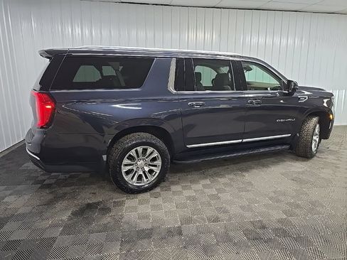 Used 2023 GMC Yukon XL Denali AWD/4WD image 3