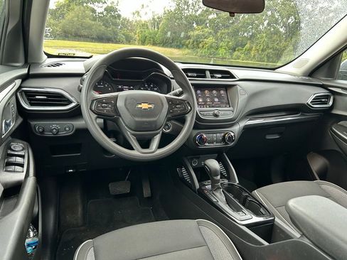 Used 2022 Chevrolet TrailBlazer LT image 11