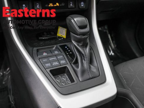 Used 2024 Toyota RAV4 XLE w/ Convenience Package image 13