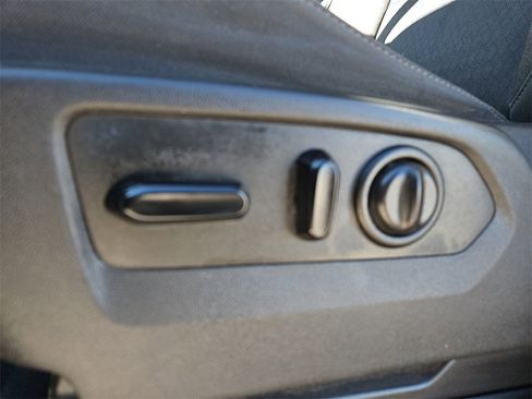 Used 2019 Chevrolet Silverado 1500 LT w/ Texas Edition image 14