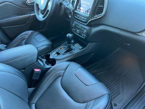 Used 2022 Jeep Cherokee Latitude Lux w/ Sun & Sound Group image 16