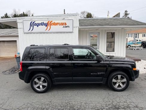 Used 2017 Jeep Patriot High Altitude image 2