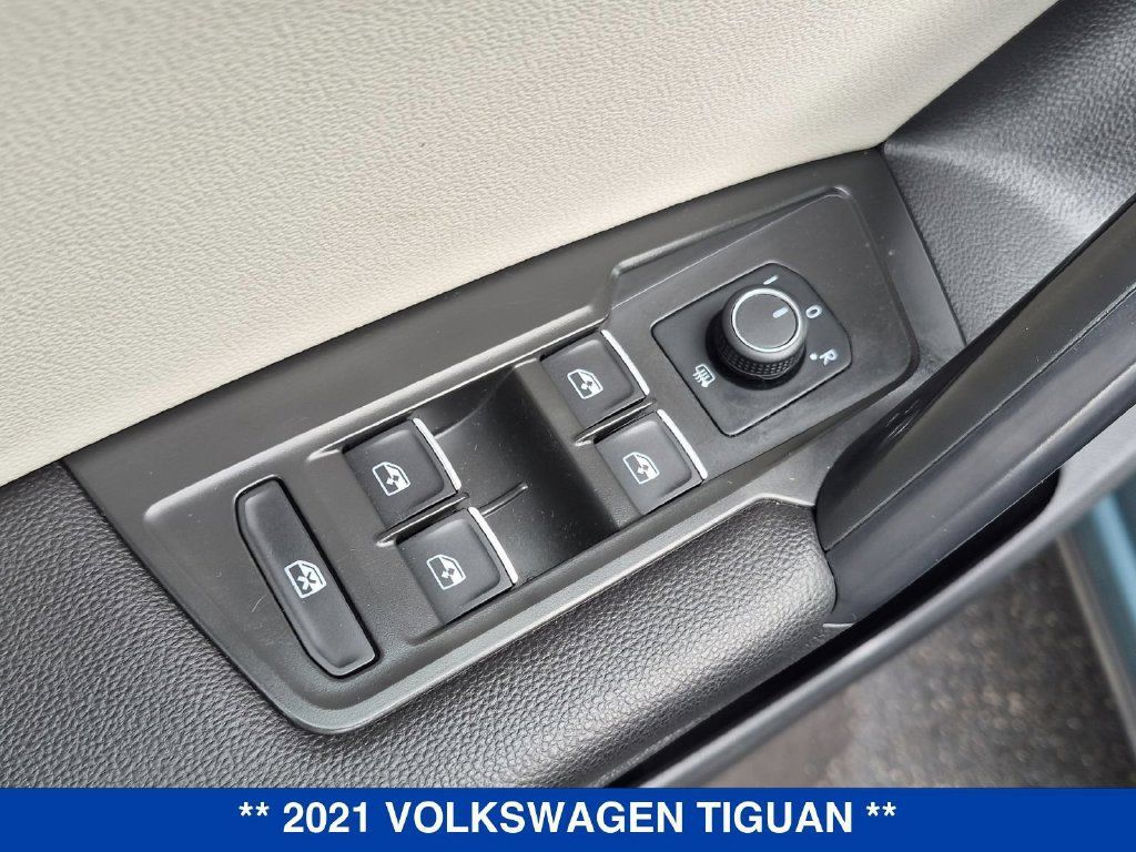 Used 2021 Volkswagen Tiguan SE FWD image 11