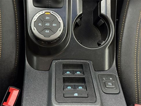 Used 2024 Ford Bronco Badlands image 27
