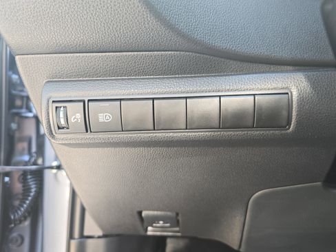 Used 2025 Toyota Corolla LE image 23