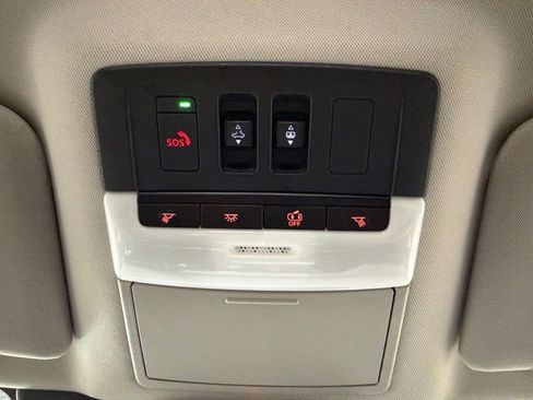 Used 2022 Nissan Pathfinder Platinum AWD/4WD image 37