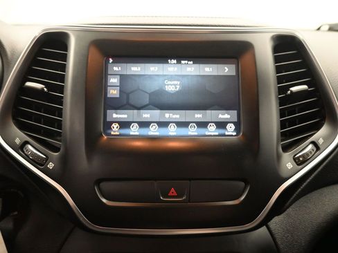 Used 2019 Jeep Cherokee Latitude w/ Popular Appearance Group image 13