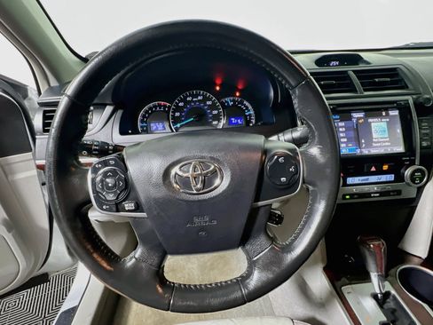 Used 2014 Toyota Camry XLE FWD image 17