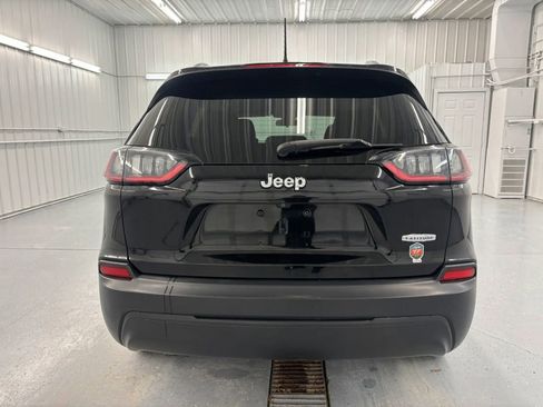 Used 2019 Jeep Cherokee Latitude w/ Popular Appearance Group FWD image 5