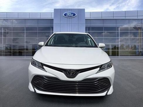 Used 2019 Toyota Camry LE FWD image 3