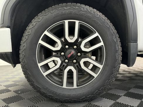 Used 2019 GMC Sierra 1500 AT4 w/ AT4 Premium Package AWD/4WD image 10