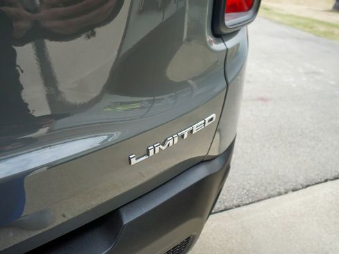 Used 2021 Jeep Renegade Limited image 10