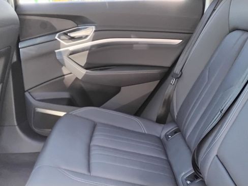 Used 2023 Audi e-tron Premium Plus w/ Premium Plus Package image 16