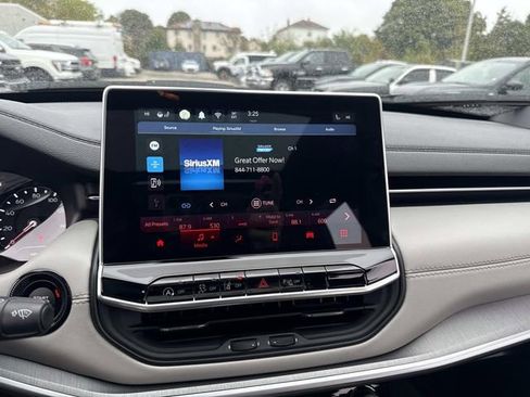 Used 2024 Jeep Compass Limited w/ Sun and Sound Group image 30