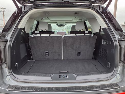 Used 2025 Ford Explorer Platinum w/ Ultimate Package image 12