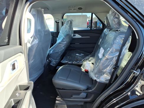 New 2026 Ford Explorer Active w/ Active Comfort Package image 6