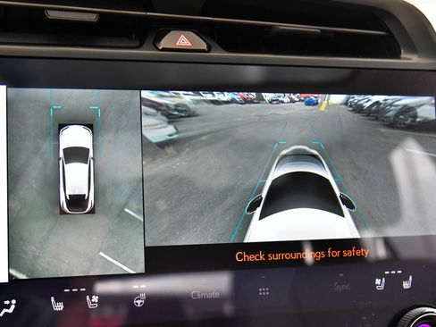 Used 2024 Lexus RZ 300e Premium image 23