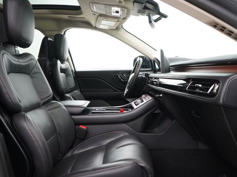 Used 2024 Lincoln Aviator Reserve w/ Equipment Group 201A image 13