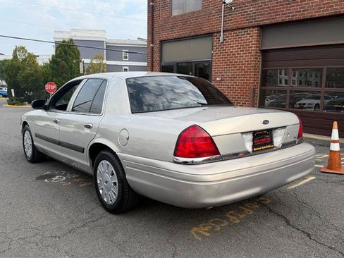 Used 2010 Ford Crown Victoria Police Interceptor RWD image 9