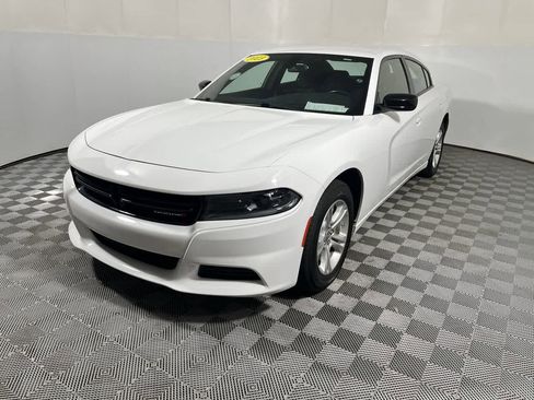 Used 2023 Dodge Charger SXT image 4