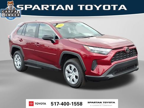 Used 2025 Toyota RAV4 LE AWD/4WD image 4
