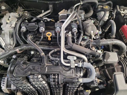 Used 2024 Nissan Altima 2.5 SV FWD image 30