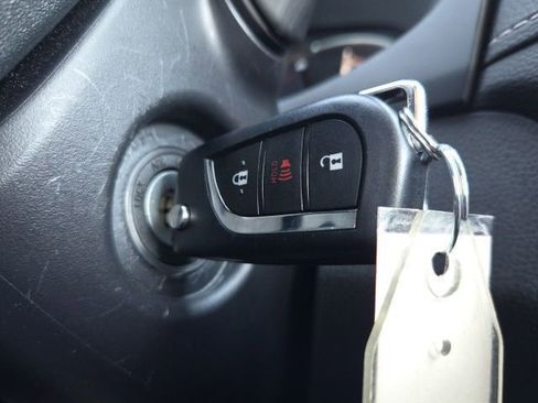 Used 2025 Toyota RAV4 LE image 28