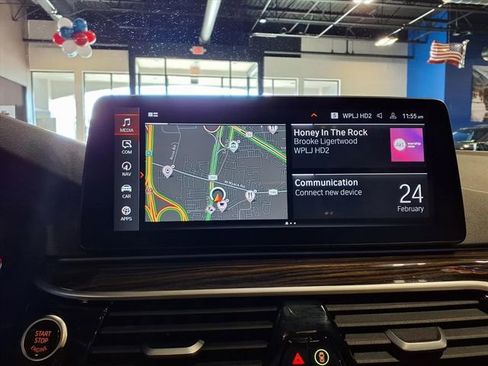 Used 2023 BMW 530i xDrive w/ Executive Package image 21