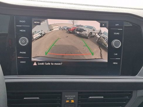 Used 2019 Volkswagen Jetta SEL w/ Cold Weather Package image 17