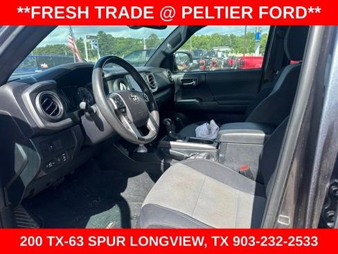 Used 2020 Toyota Tacoma TRD Sport AWD/4WD image 6