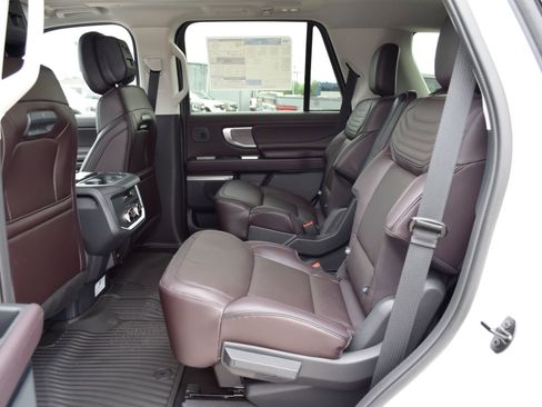 New 2026 Ford Expedition Platinum image 20