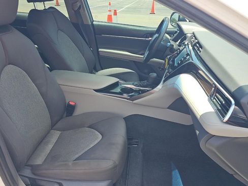 Used 2018 Toyota Camry LE FWD image 7