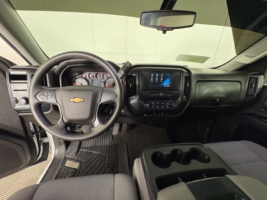 Used 2018 Chevrolet Silverado 1500 Custom w/ Custom Convenience Package RWD image 8