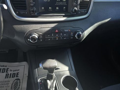 Used 2019 Kia Sorento L image 9