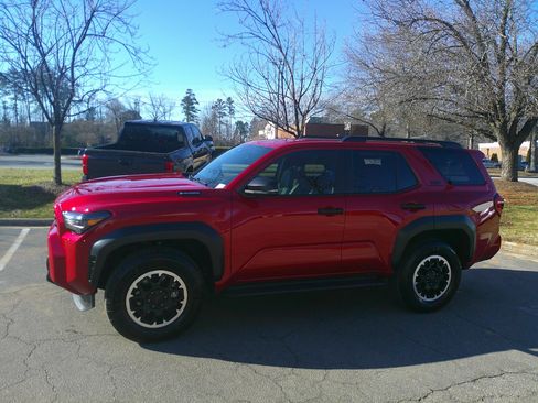 Used 2025 Toyota 4Runner TRD Off-Road image 7