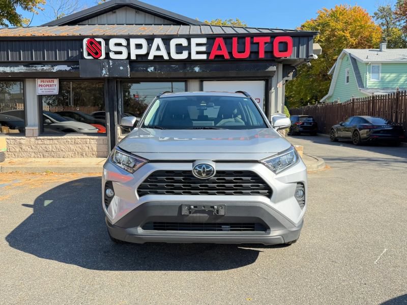 Used 2021 Toyota RAV4 XLE AWD/4WD image 2
