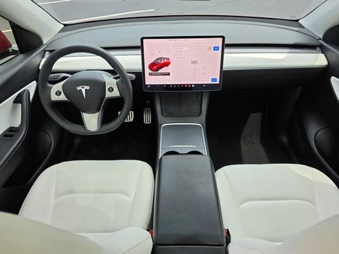 Used 2022 Tesla Model Y Performance AWD/4WD image 2