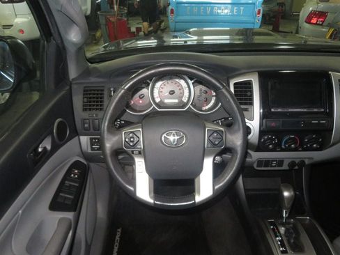 Used 2014 Toyota Tacoma 4x4 Double Cab w/ TRD Sport Package image 33