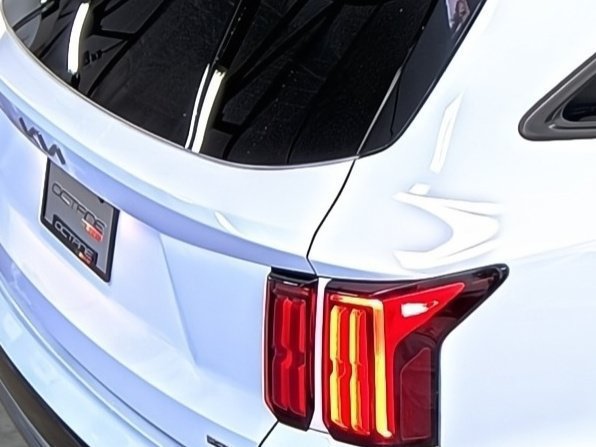 Used 2023 Kia Sorento SX AWD/4WD image 16