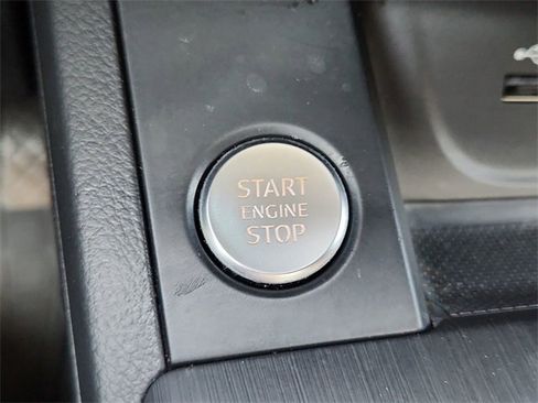 Used 2018 Audi A4 2.0T Ultra Premium Plus w/ Premium Plus Package image 17