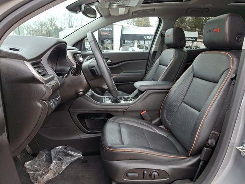 Used 2023 GMC Acadia AT4 w/ Technology Package image 15