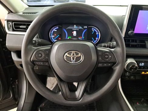 Used 2025 Toyota RAV4 XLE image 26