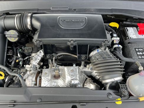 Used 2025 Jeep Compass Trailhawk w/ Trailer Tow Group image 32