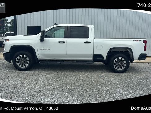 Used 2022 Chevrolet Silverado 2500 Custom w/ Custom Value Package AWD/4WD image 1